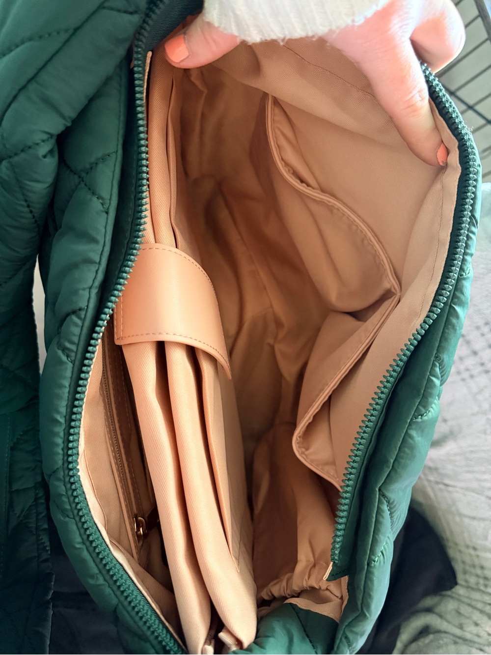 Poppy & Peonies Haul It in Forest Green - Picture 4 of 9